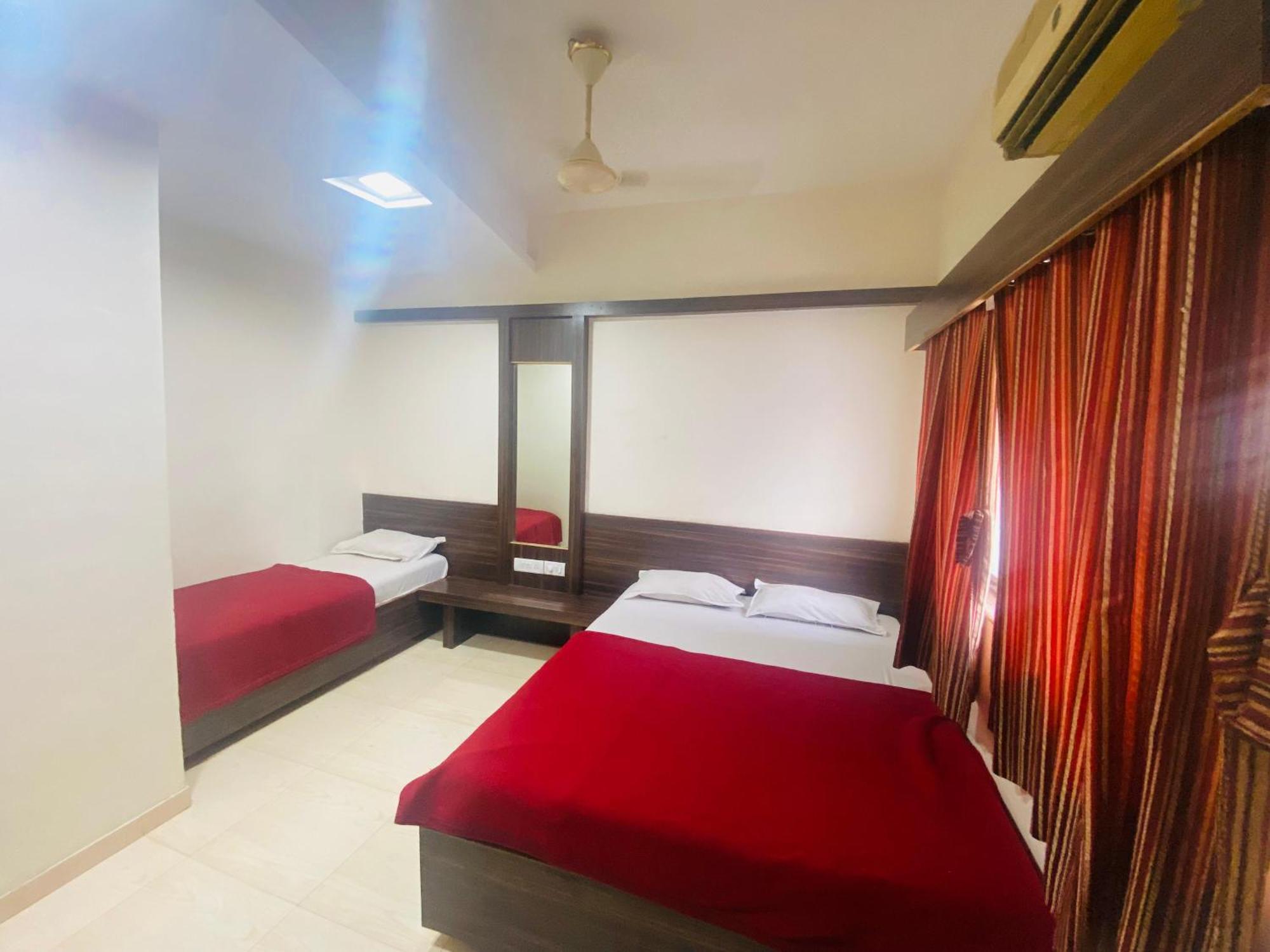 Hotel Sai Bhawani Shirdi Exterior photo